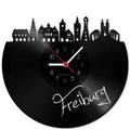 Wanduhr aus Vinyl Skyline Freiburg