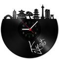 Wanduhr aus Vinyl Skyline Kyoto