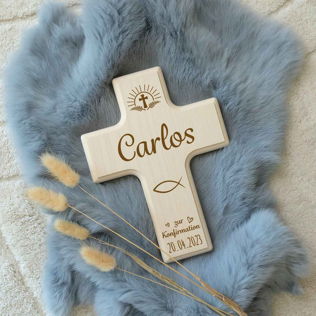Holzkreuz mit Gravur - Für Kinder zu versch. Anlässen - Personalisierbar mit Namen & Datum