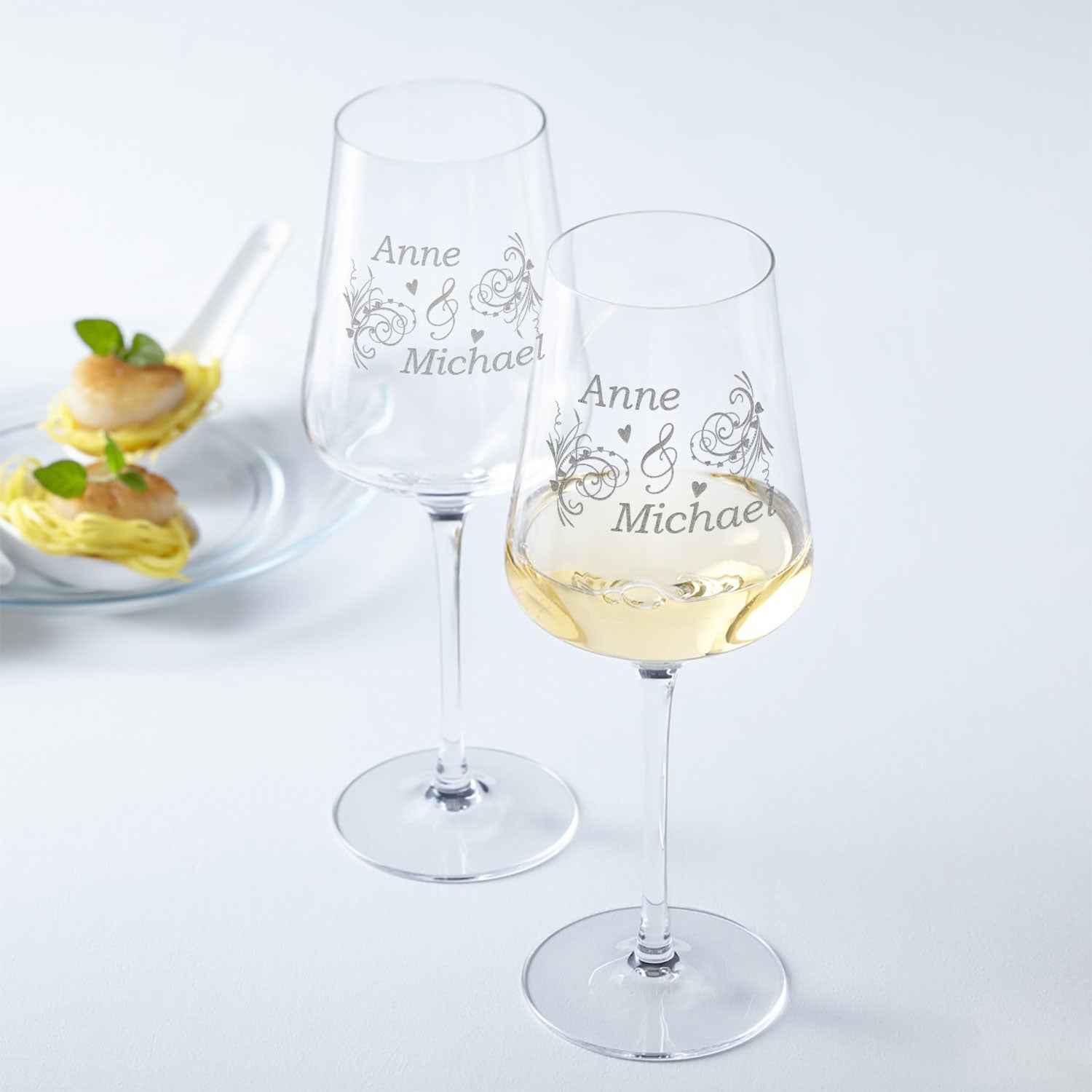 Leonardo Weingläser mit Gravur im "Liebesornament" Design als Set