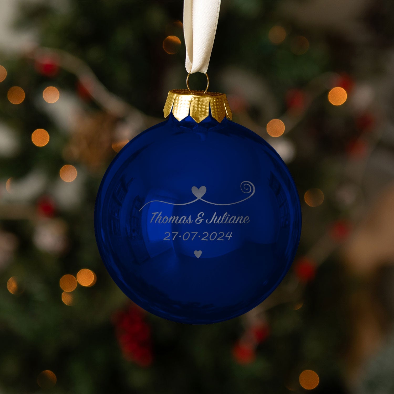 Gravierte Weihnachtskugel - Paar verliebt