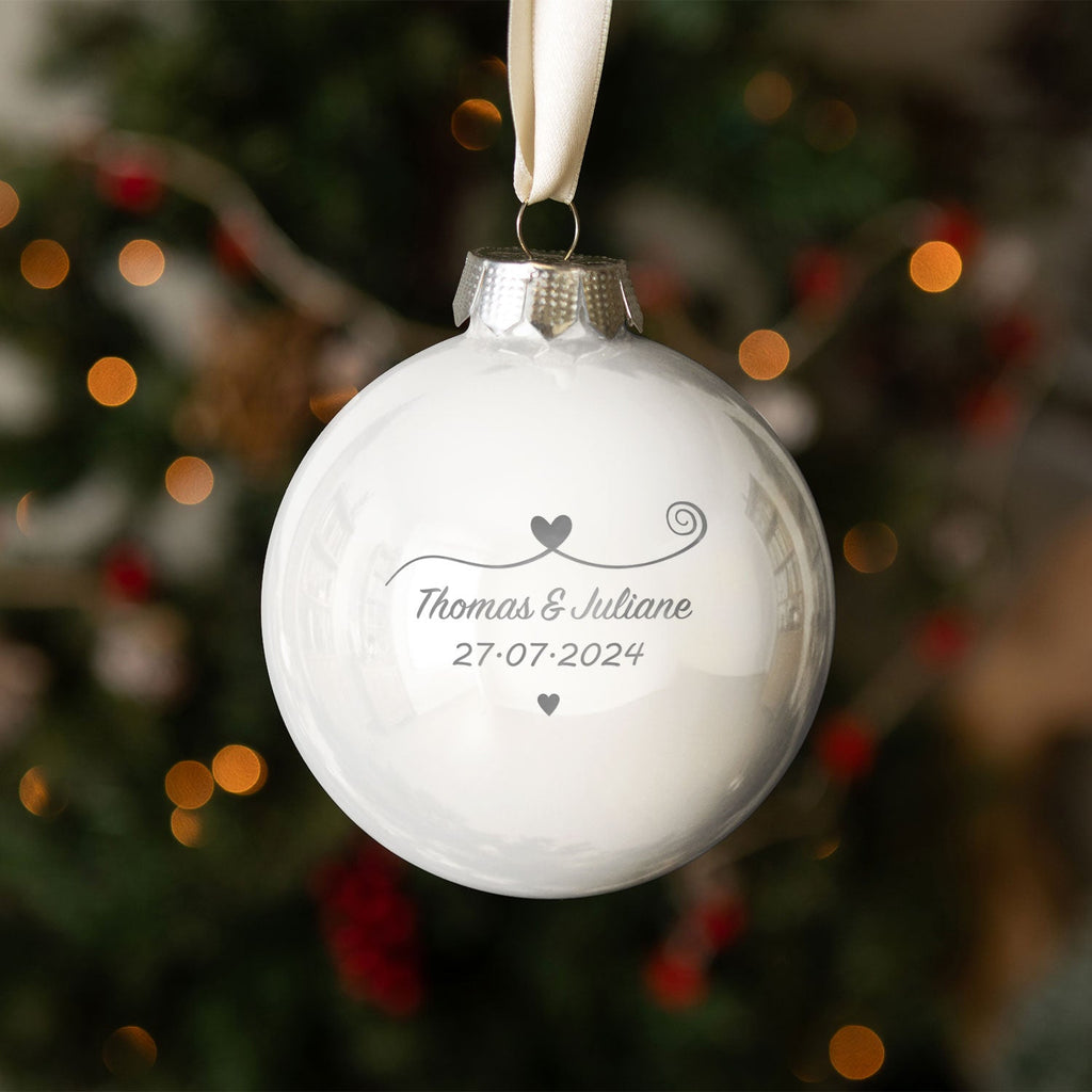 Gravierte Weihnachtskugel - Paar verliebt
