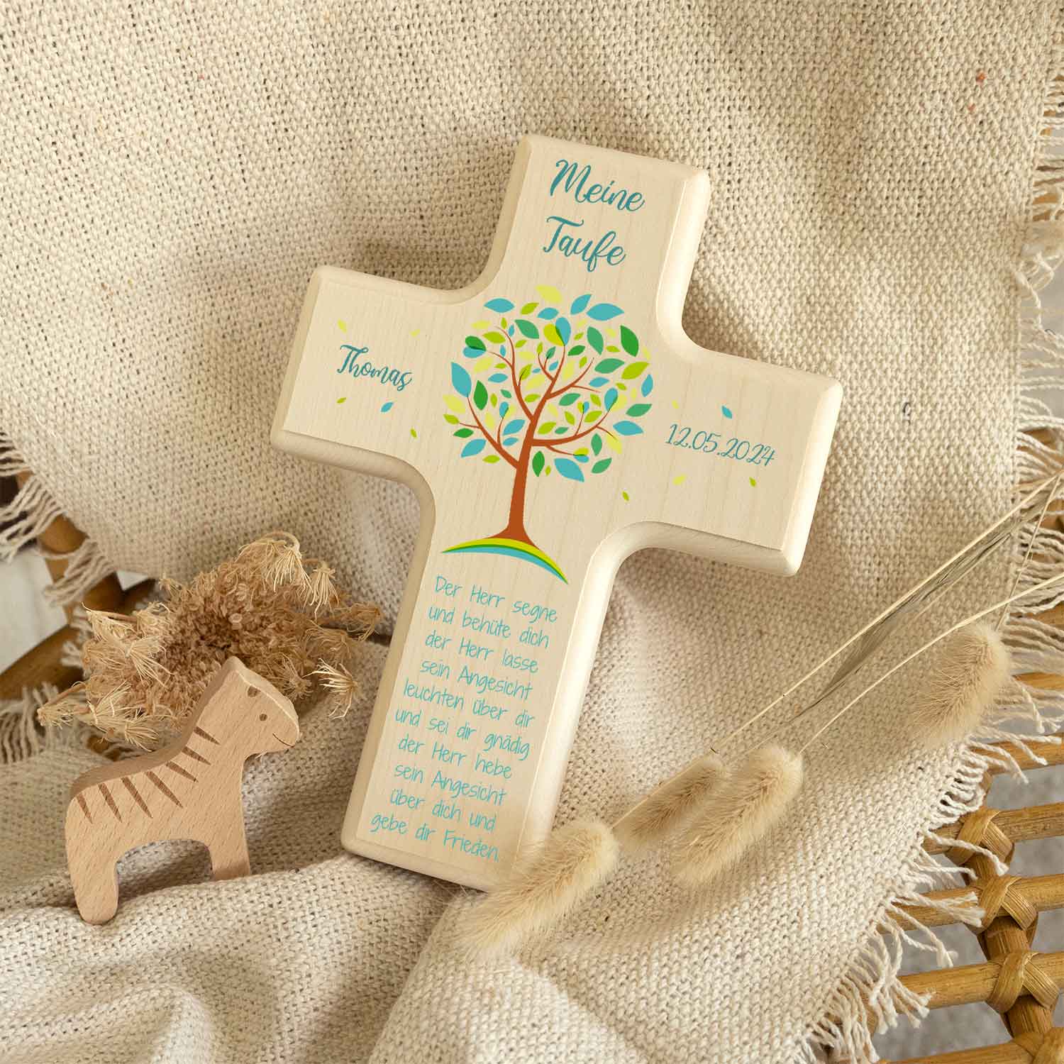 Personalisierbares Holzkreuz zur Taufe Konfirmation und Kommunion - Lebensbaum Design