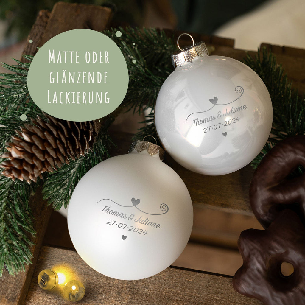Gravierte Weihnachtskugel - Paar verliebt
