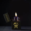 GRAVURZEILE x ZIPPO Personalisiertes Sturmfeuerzeug - Wunschtext & Icon - Windfest und Langlebig - Nachfüllbar