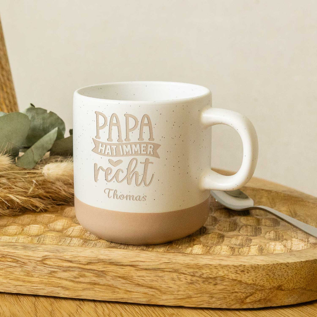 Gravierte Steingut Tasse - Papa hat immer Recht