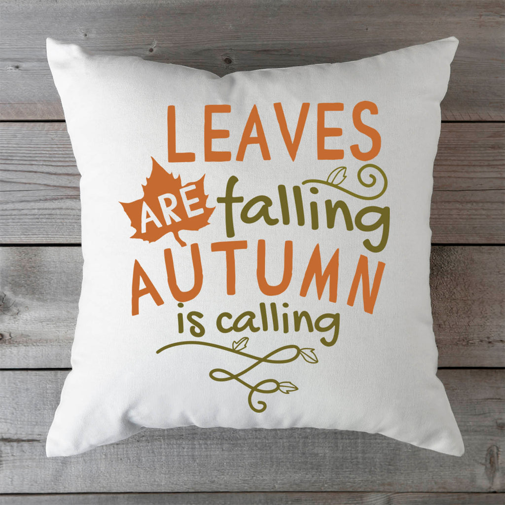 Bedrucktes Kissen mit Spruch Leaves are falling autumn is calling