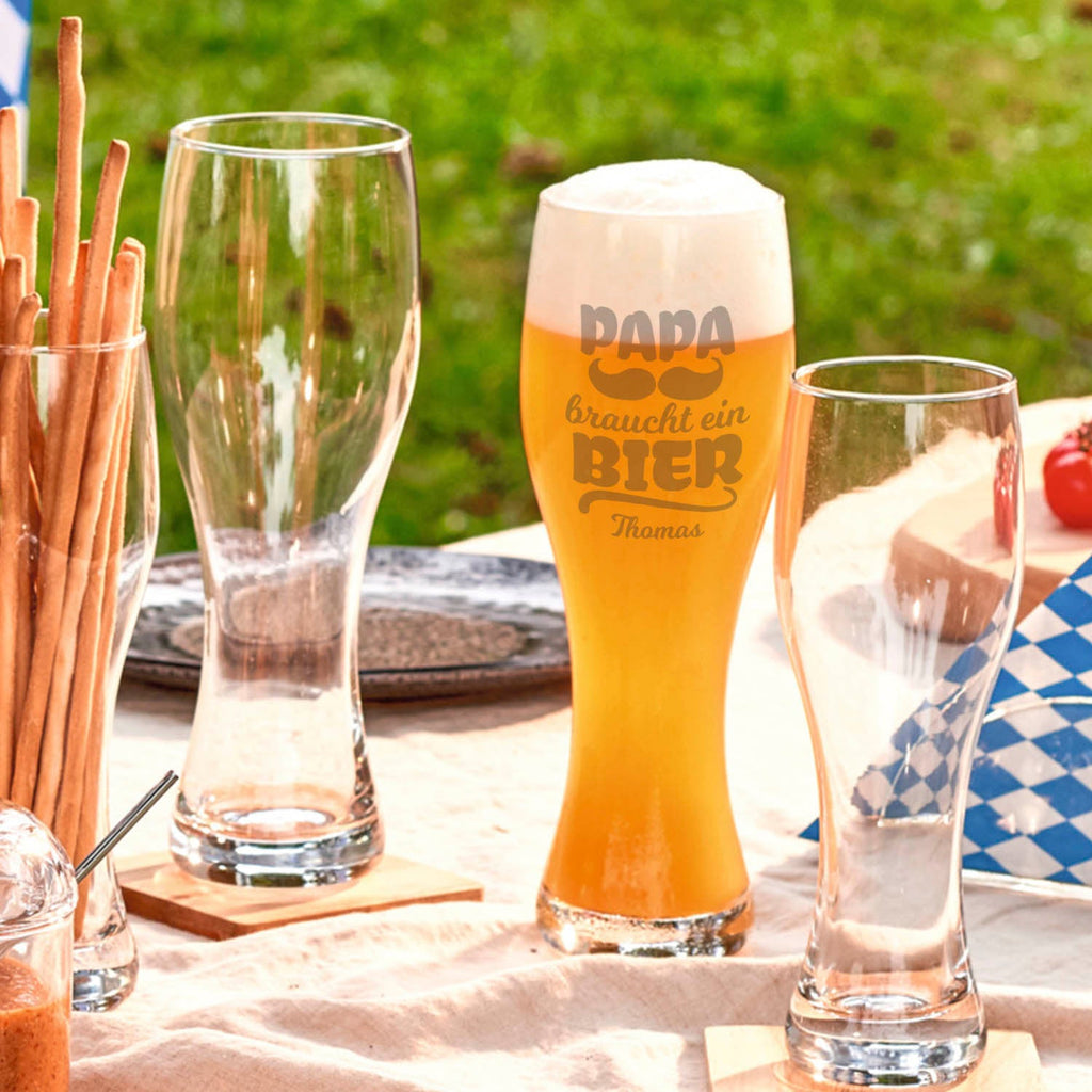 Leonardo Weizenglas "Papa braucht ein Bier" mit Name