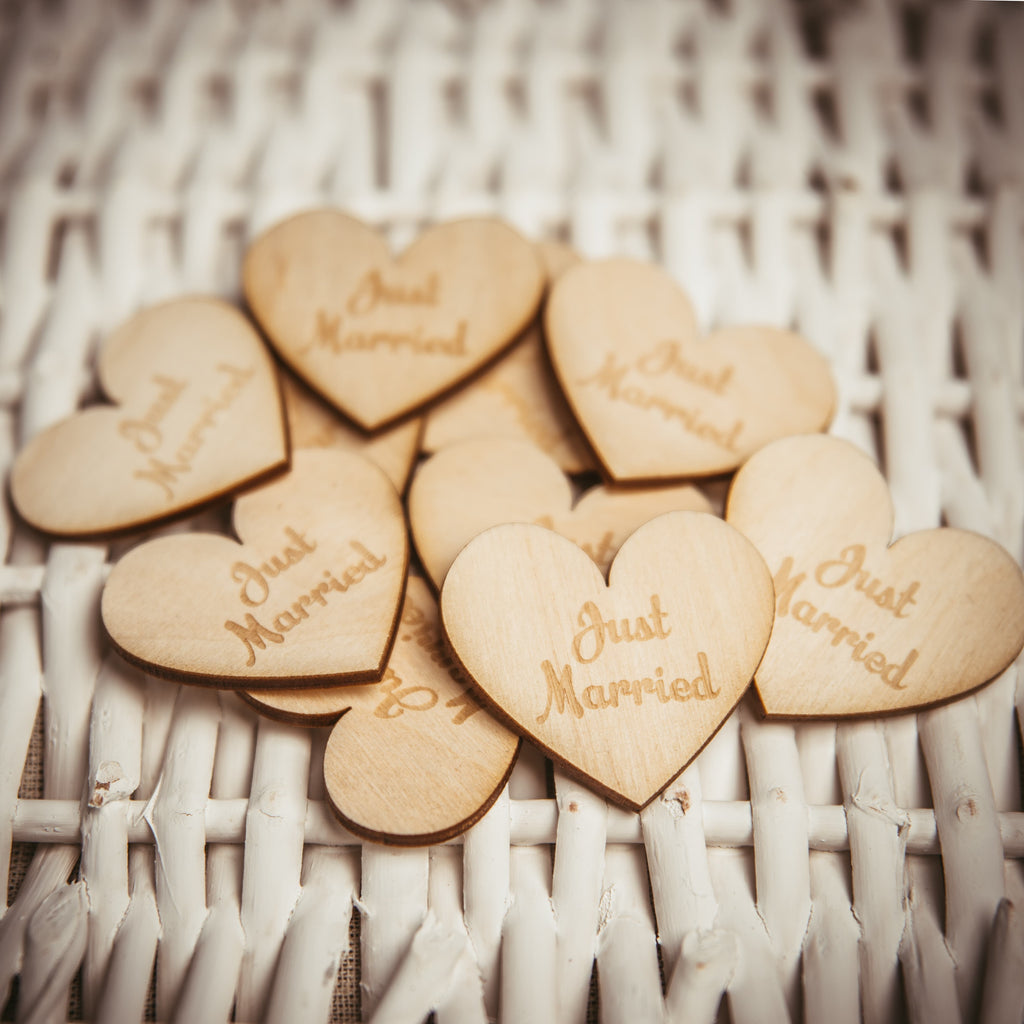 100 Stück 50mm - Just Married - Deko Holzherzen DIY